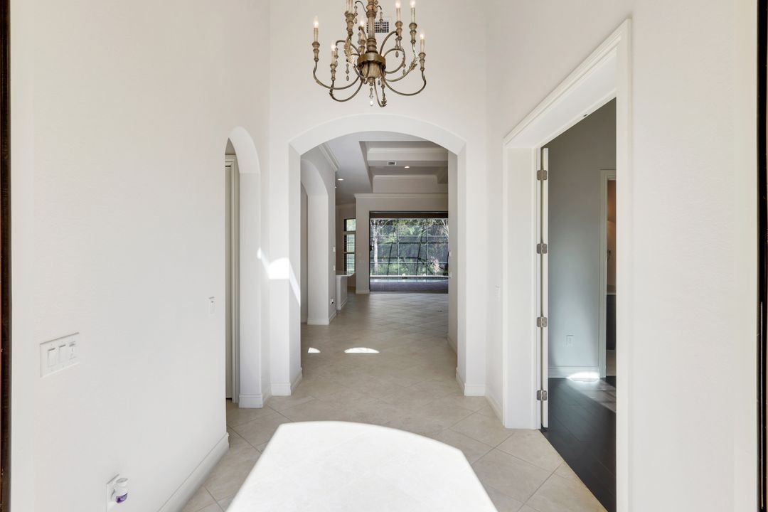 6419 Vivaldi Ct, Naples, FL 34113