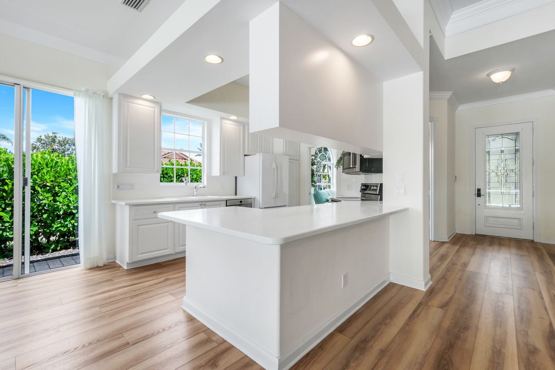 2984 Gilford Way, Naples, FL 34119
