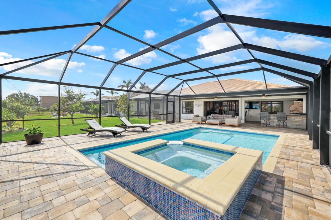 3313 Embers Pkwy W, Cape Coral, FL 33993