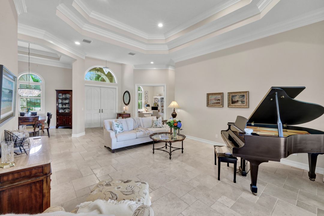 12194 Wicklow Ln, Naples, FL 34120