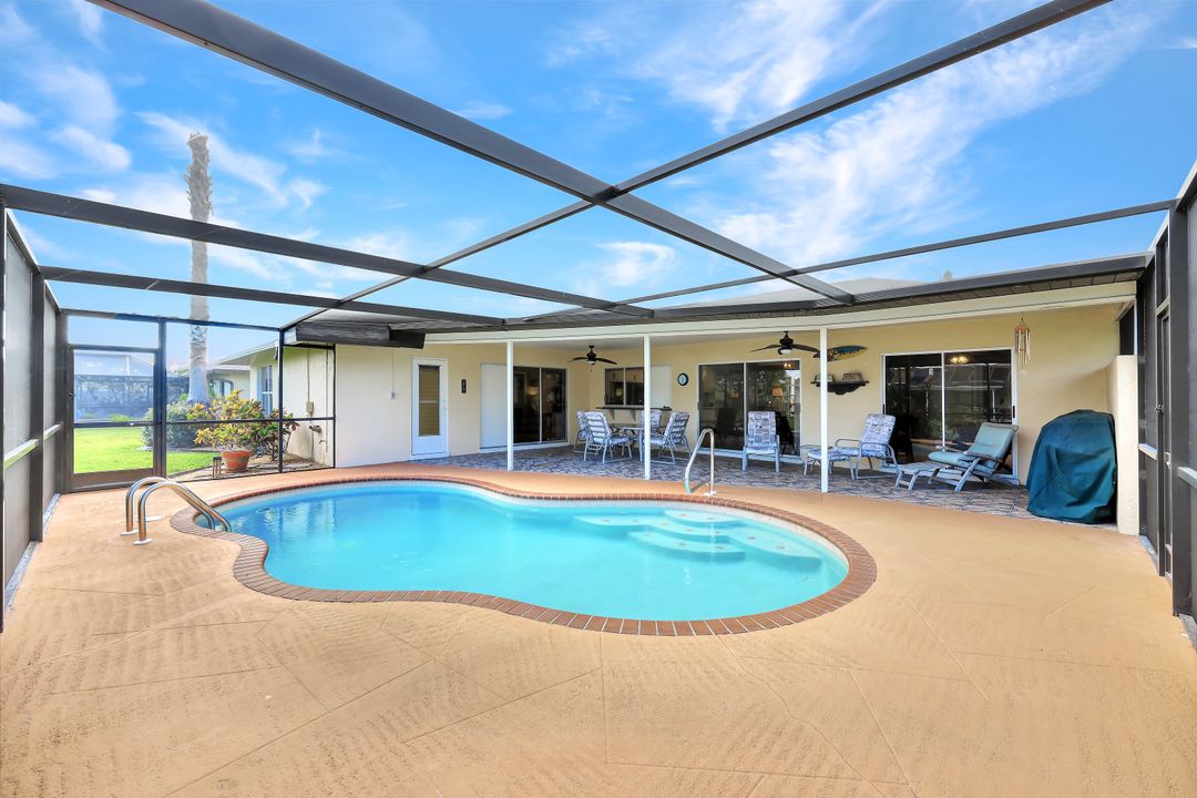 701 SW 52nd St, Cape Coral, FL 33914