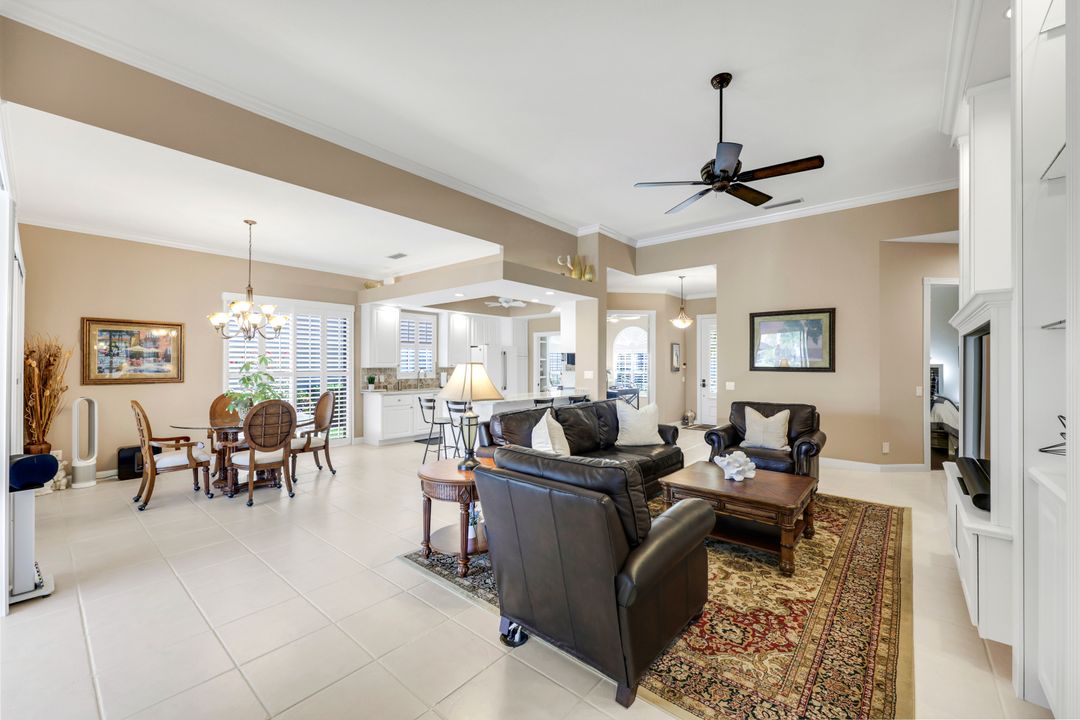 5291 Hawkesbury Way, Naples, FL 34119