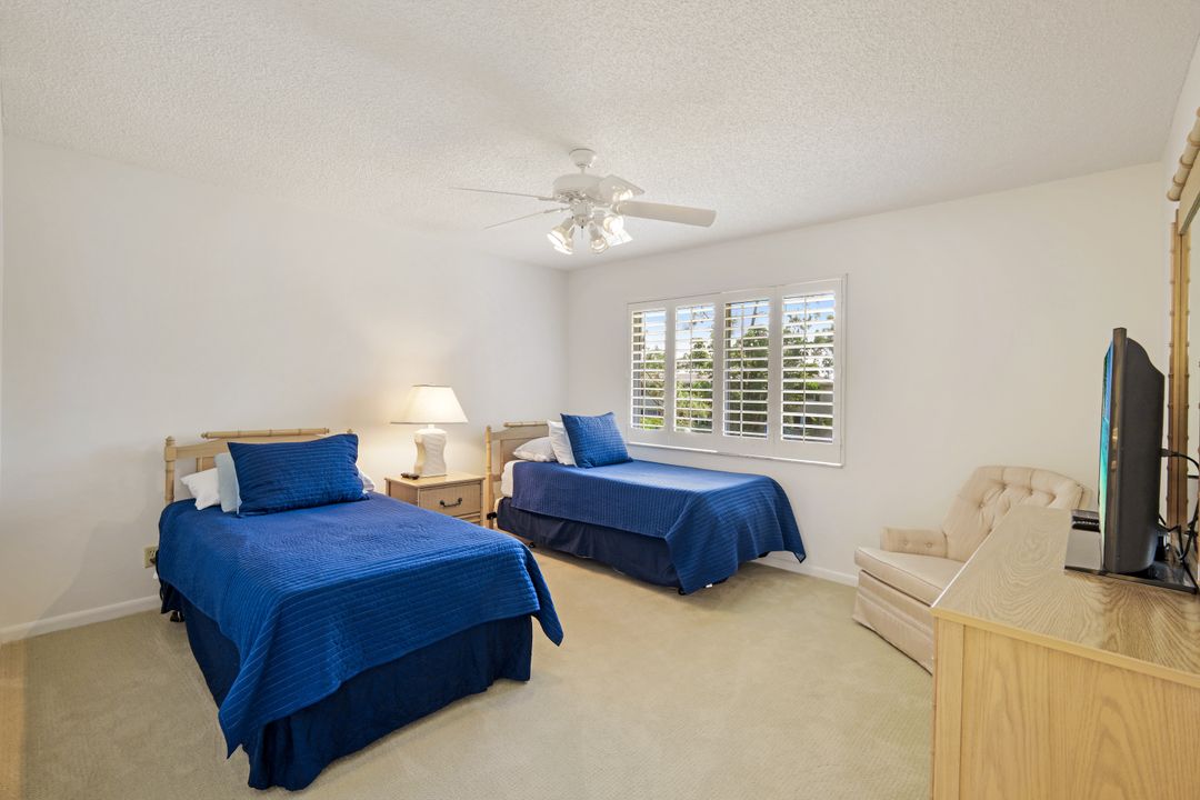 232 Memory Ln #4, Naples, FL 34112