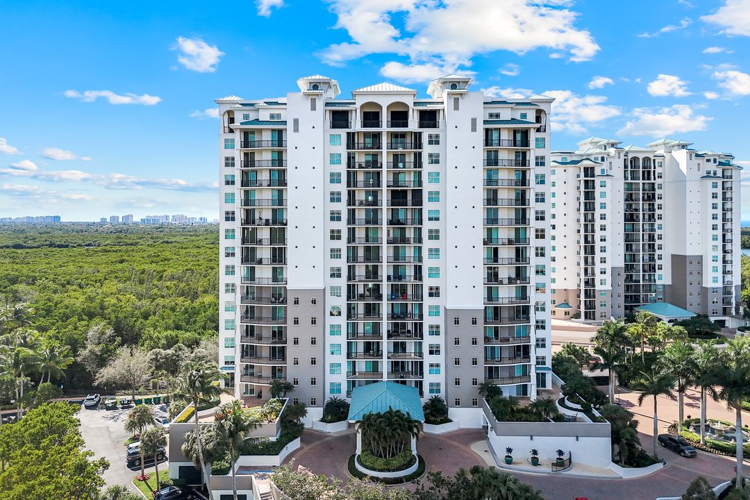 455 Cove Tower Dr #902, Naples, FL 34110
