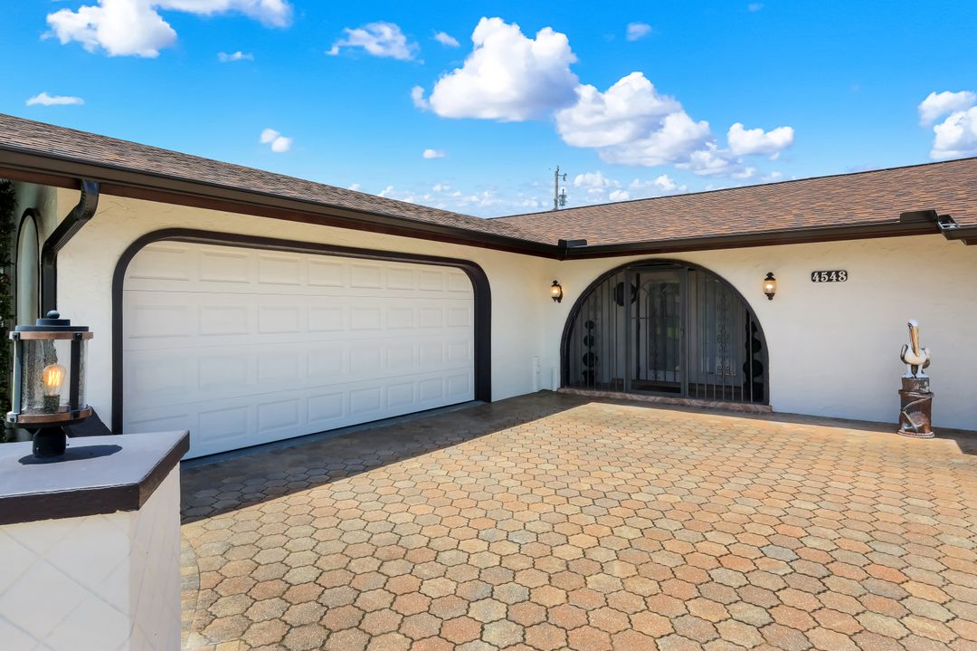 4548 SE 11th Pl, Cape Coral, FL 33904
