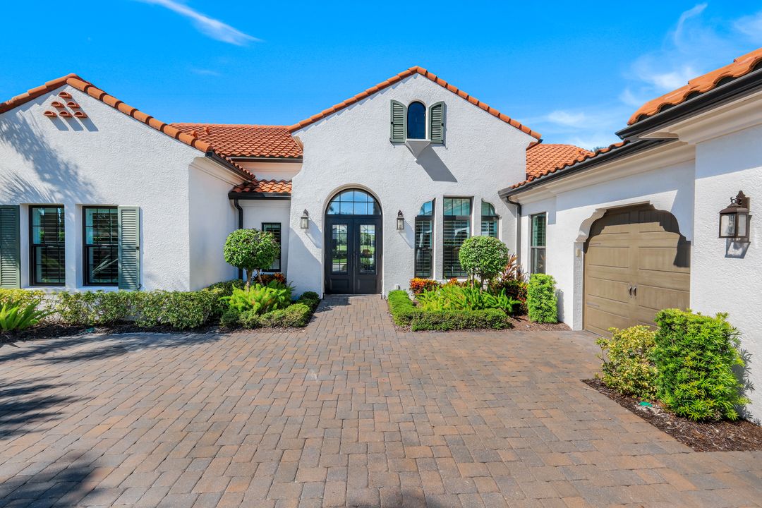 3233 Tavolara Ln, Naples, FL 34114