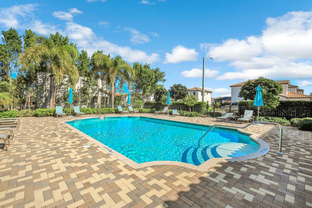 8793 Madrid Cir, Naples, FL 34104