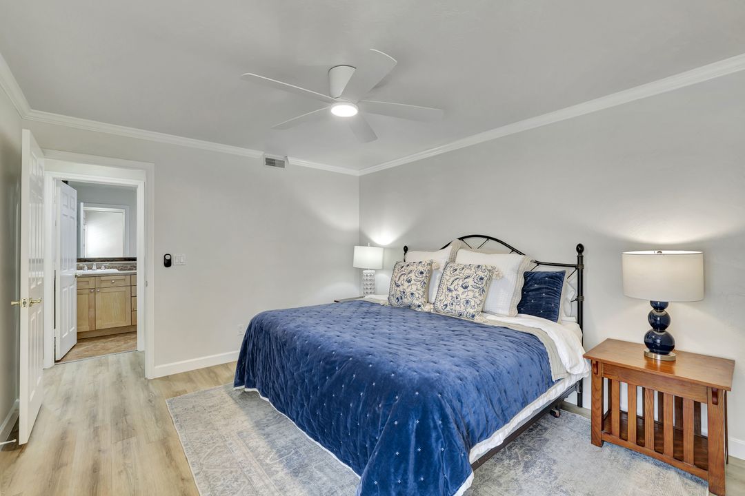 206 Woodshire Ln, Naples, FL 34105