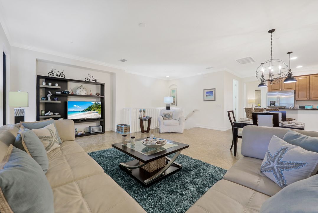 9082 Albion Ln S #6702, Naples, FL 34113