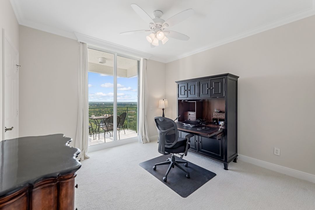 425 Cove Tower Dr  #1501, Naples, FL 34110