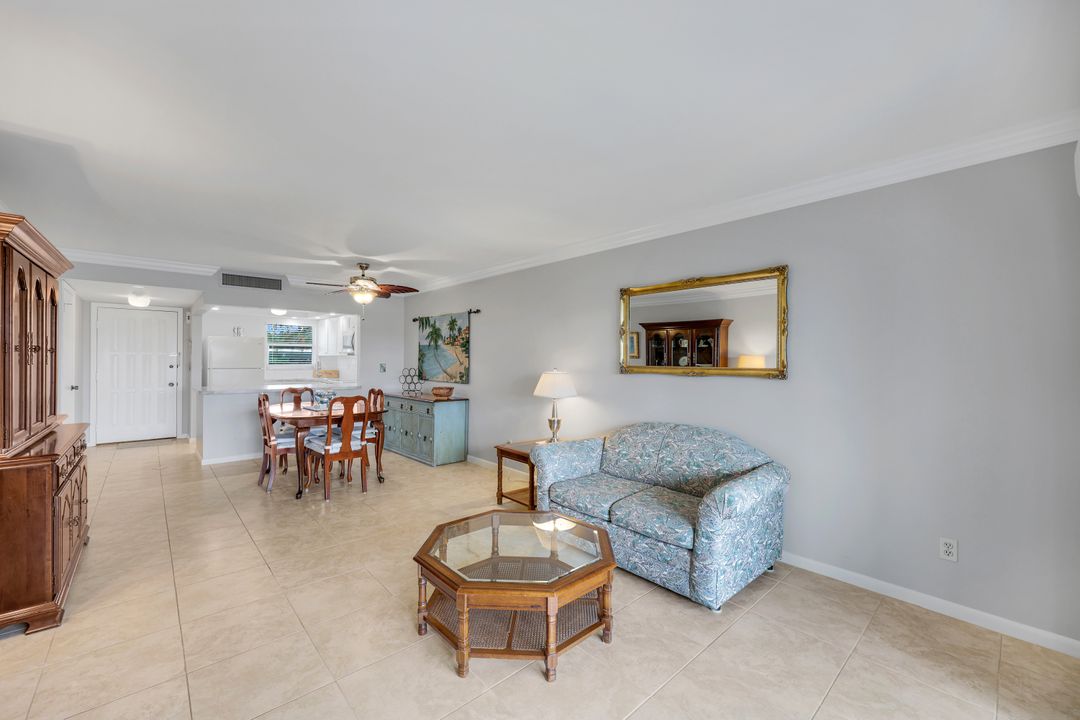 37 High Point Cir E #109, Naples, FL 34103
