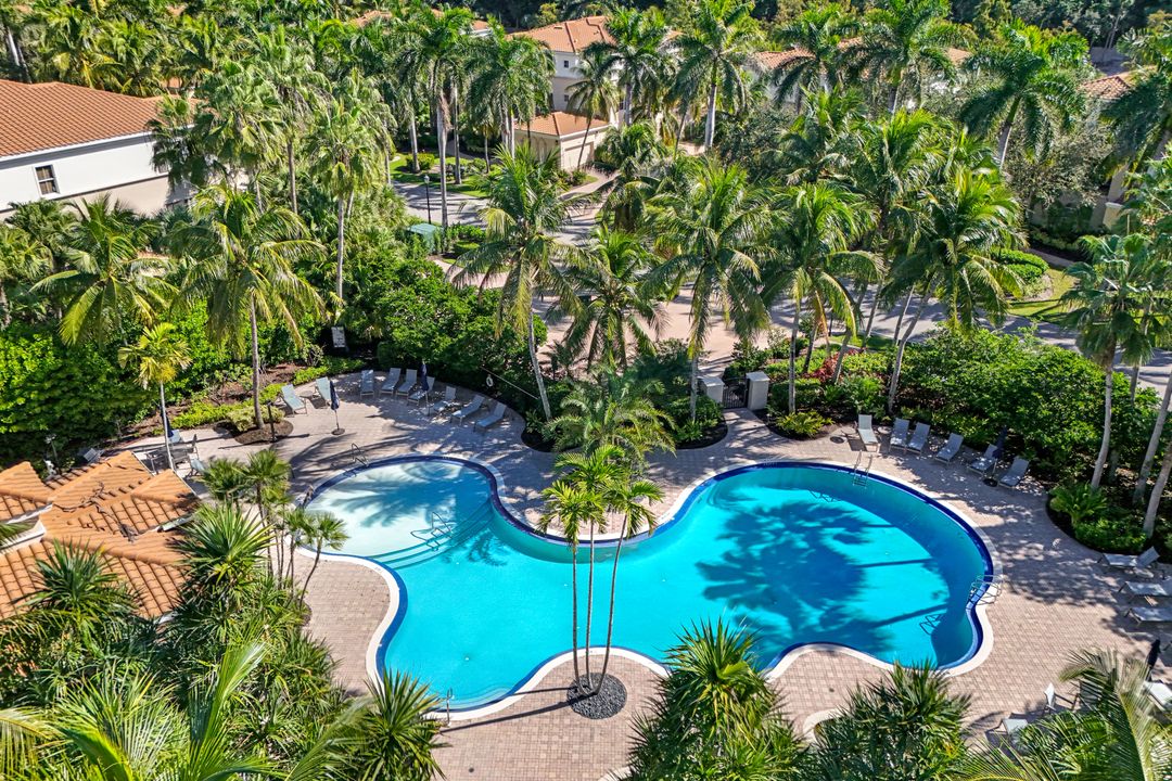 2868 Tiburon Blvd E #101, Naples, FL 34109