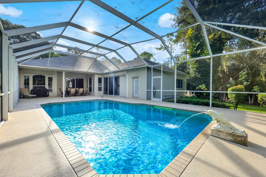 661 27th St NW, Naples, FL 34120