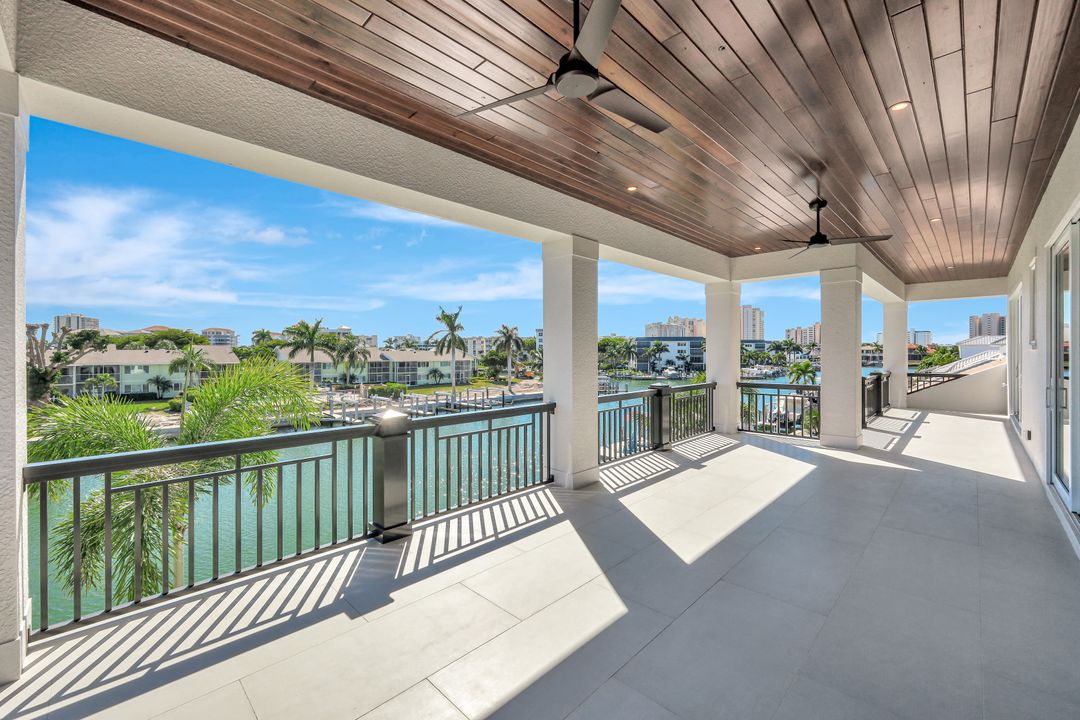 860 Banyan Ct, Marco Island, FL 34145