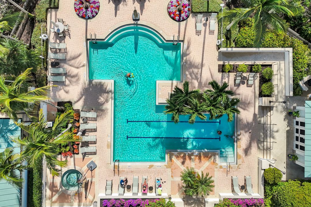 455 Cove Tower Dr #902, Naples, FL 34110