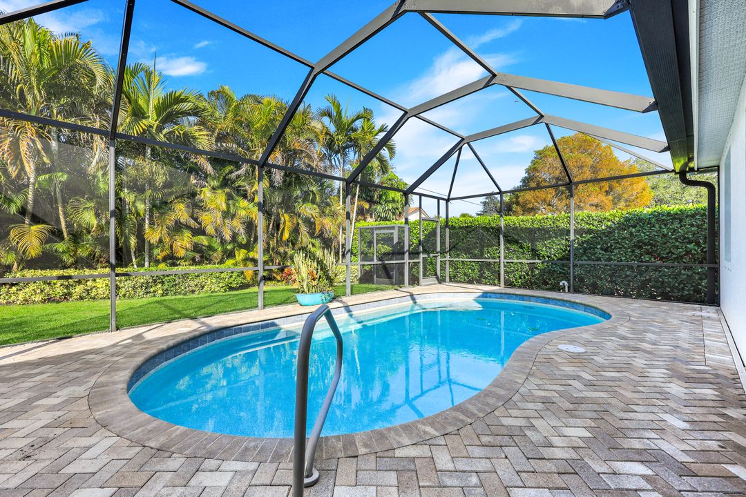 1371 Michigan Ave, Naples, FL 34103