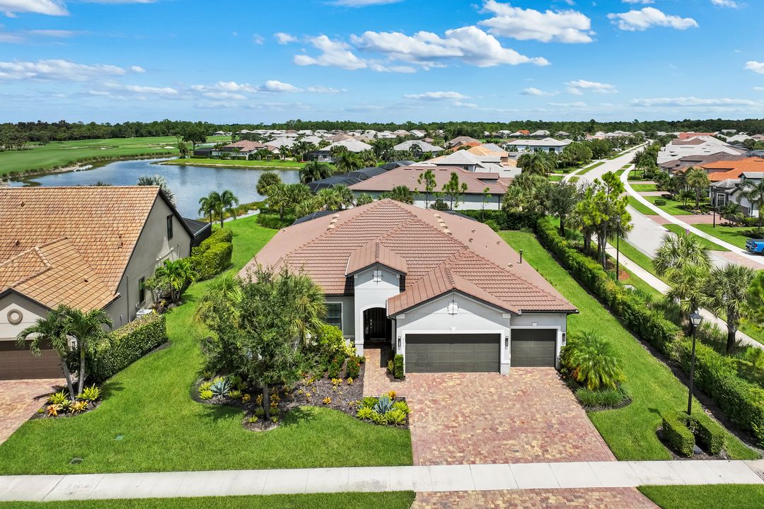 9151 Snowy Owl Wy, Naples, FL 34120
