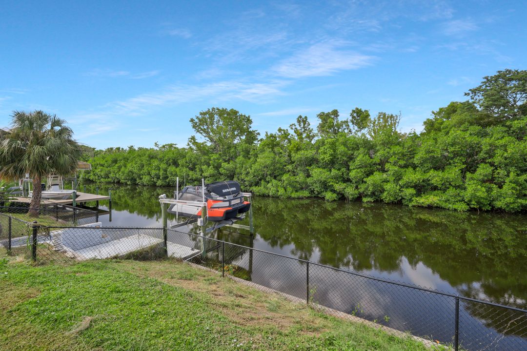 1317 Everest Pkwy, Cape Coral, FL 33904