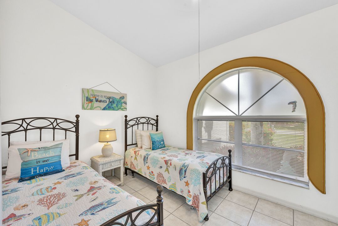 210 NW 32nd Pl, Cape Coral, FL 33993