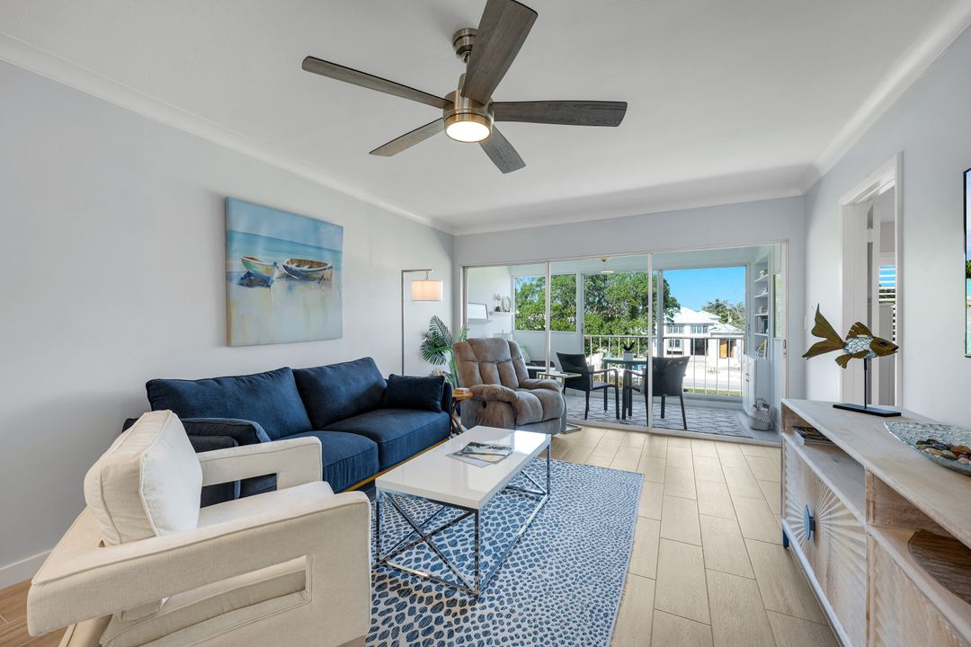 668 Broad Ave S, Naples, FL 34102