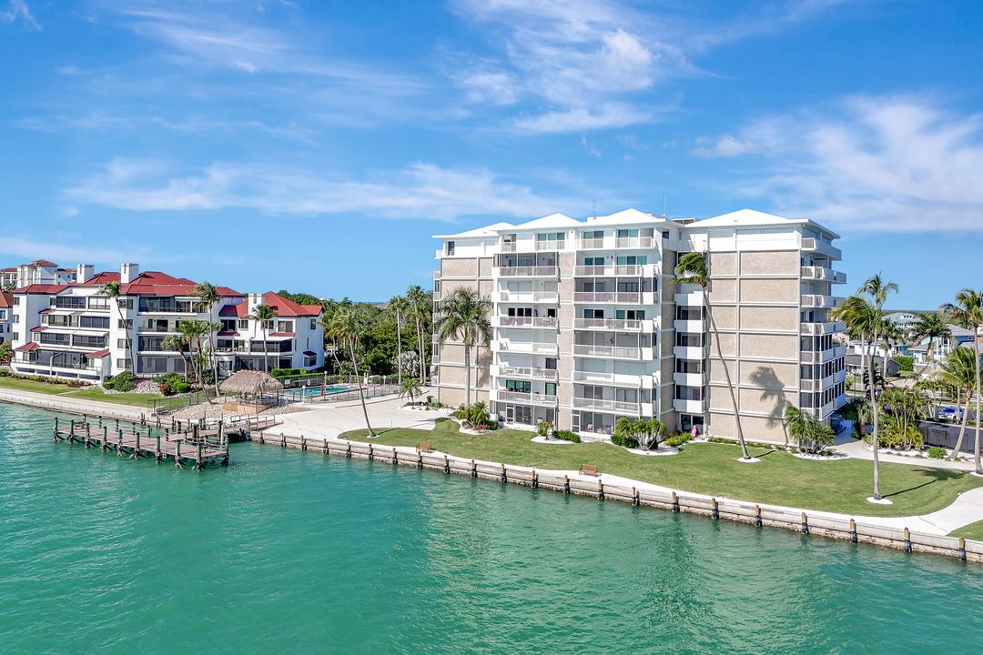60 W Pelican St #401, Naples, FL 34113