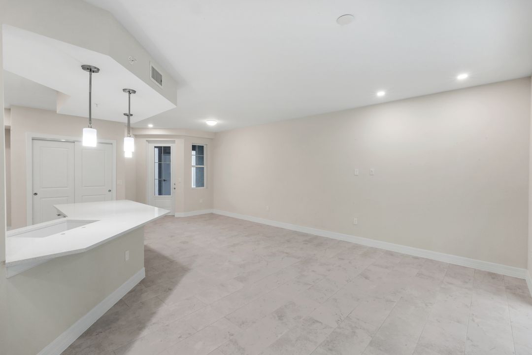 280 Antilles Wy E #101, Naples, FL 34112