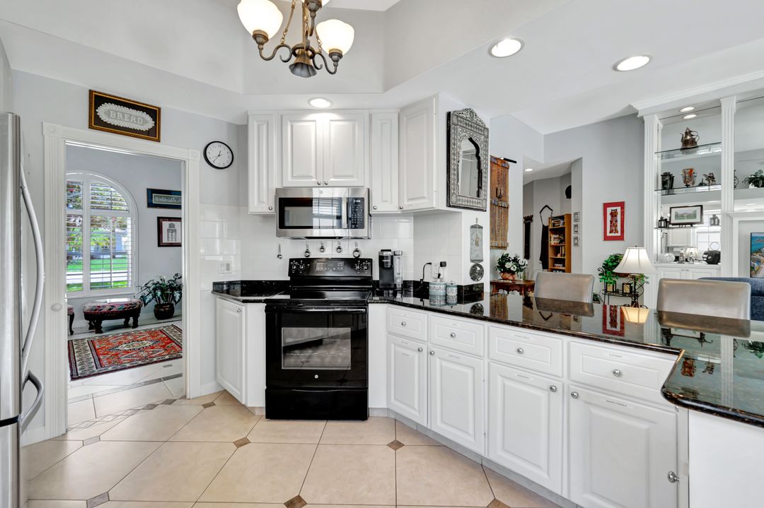 3008 Ellice Way, Naples, FL 34119
