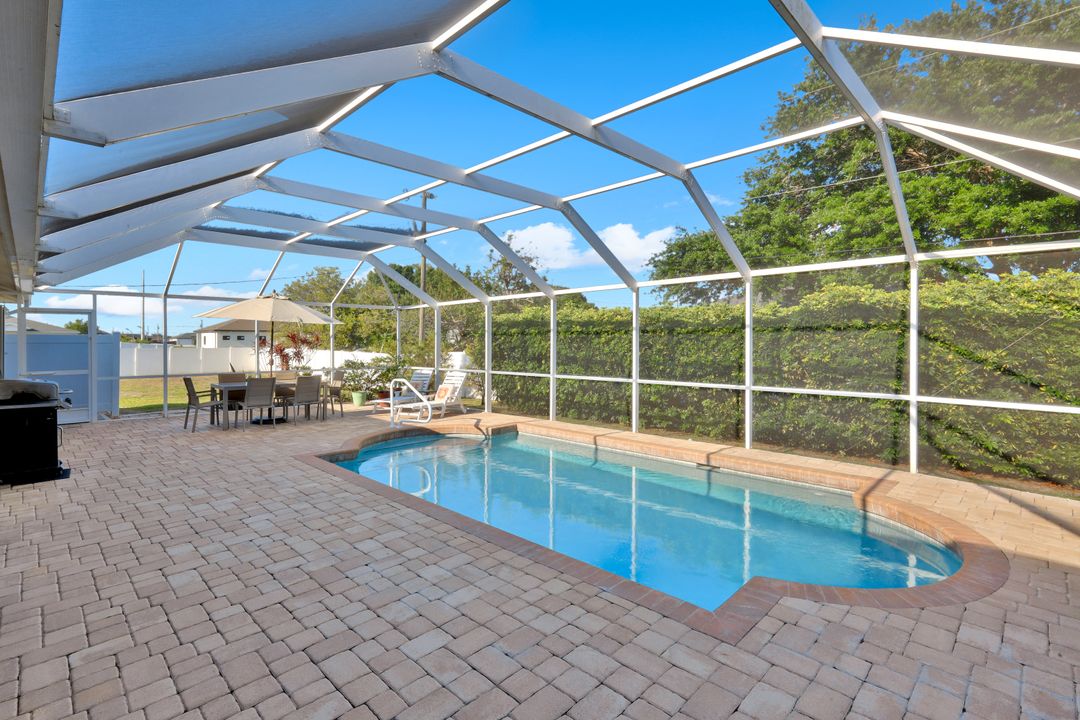 2217 NE 1st Pl, Cape Coral, FL 33909