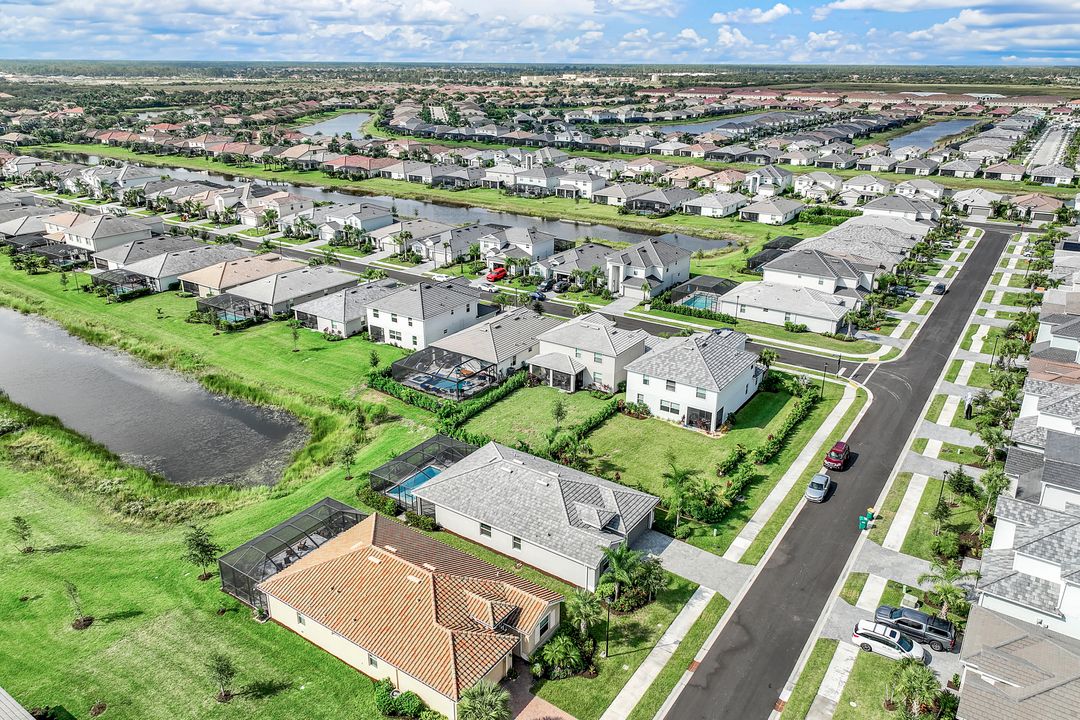 2214 Cara Cara Way, Naples, FL 34120