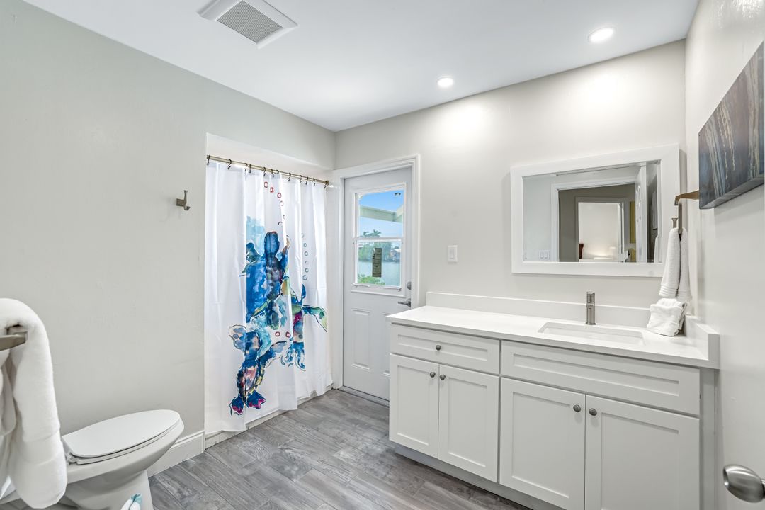 401 Capri Blvd, Naples, FL 34113