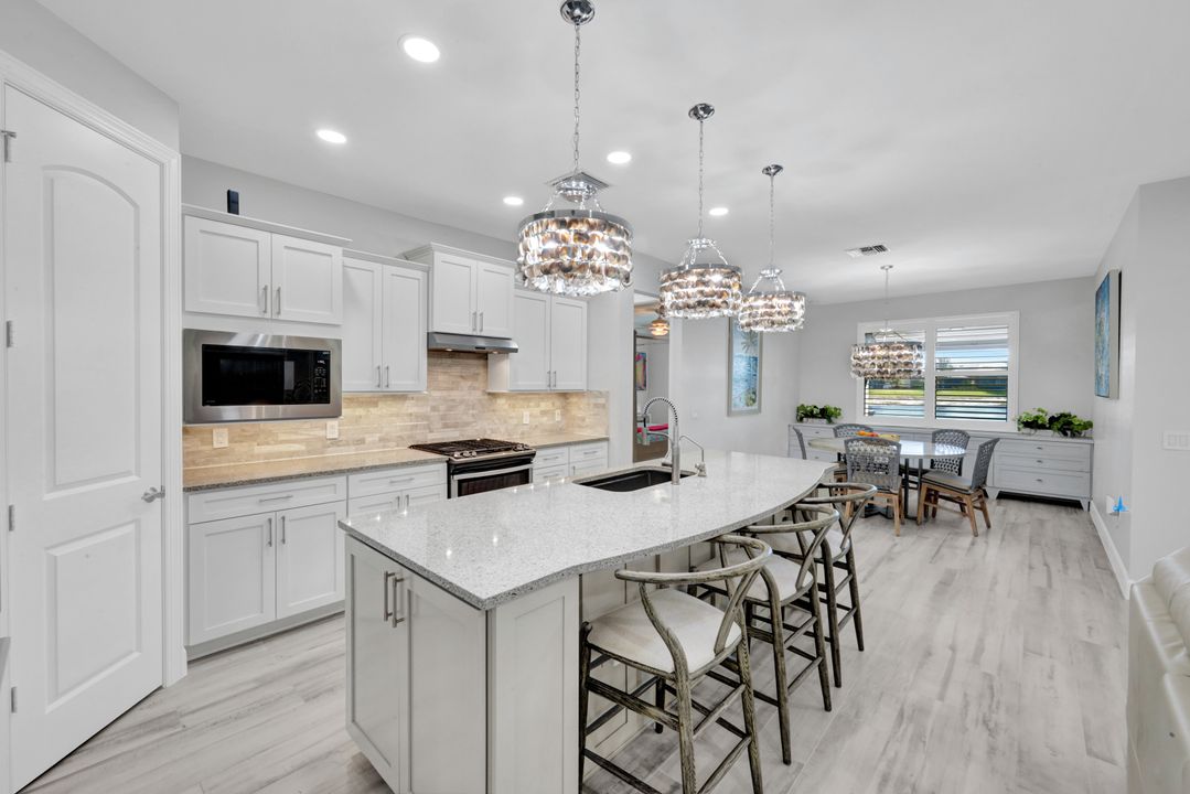 7460 Blackberry Dr, Naples, FL 34114