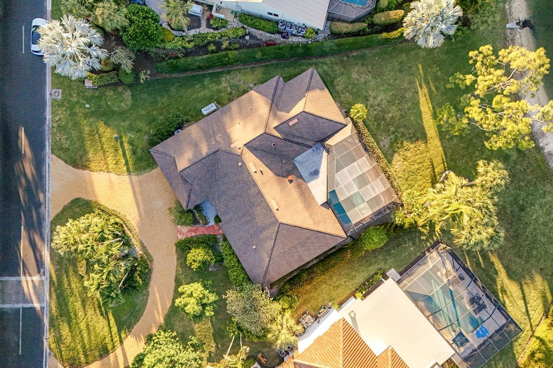 700 Bald Eagle Dr, Naples, FL 34105