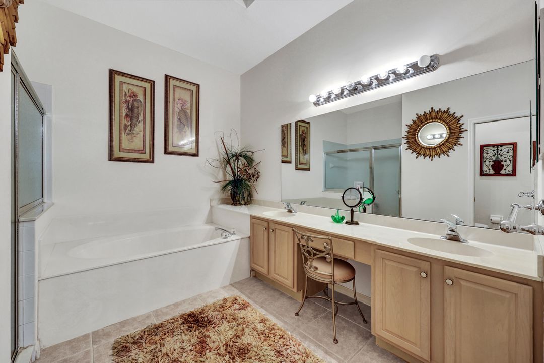 818 Grafton Ct, Naples, FL 34104