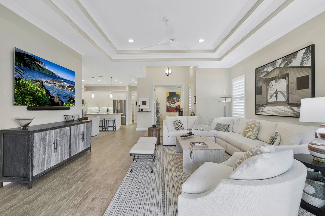 5665 Highbourne Dr, Naples, FL 34113