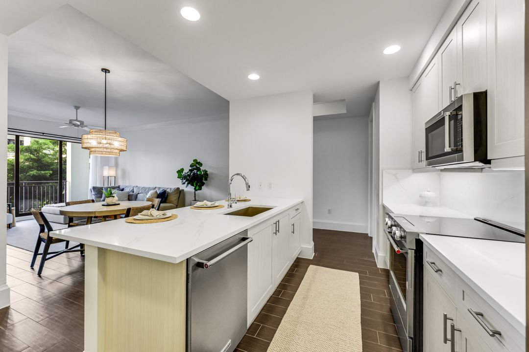1030 3rd Ave S #215, Naples, FL 34102