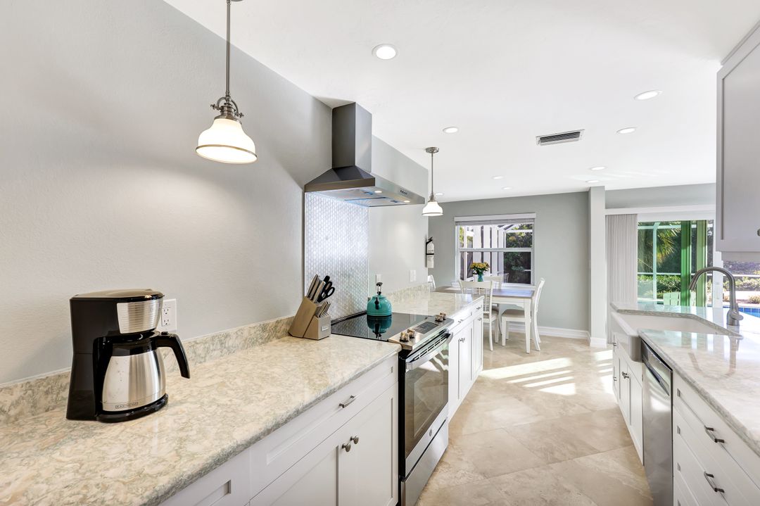 1010 Kings Crown Dr, Sanibel, FL 33957