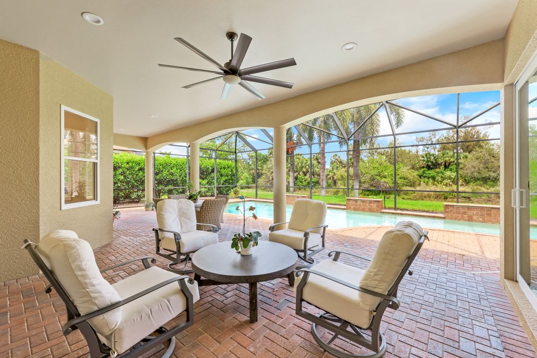 451 Saddlebrook Ln, Naples, FL 34110