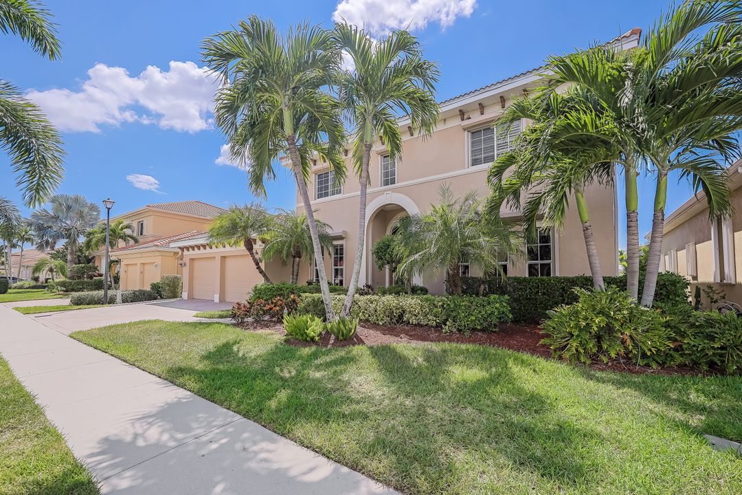 8710 Paseo De Valencia St, Fort Myers, FL 33908