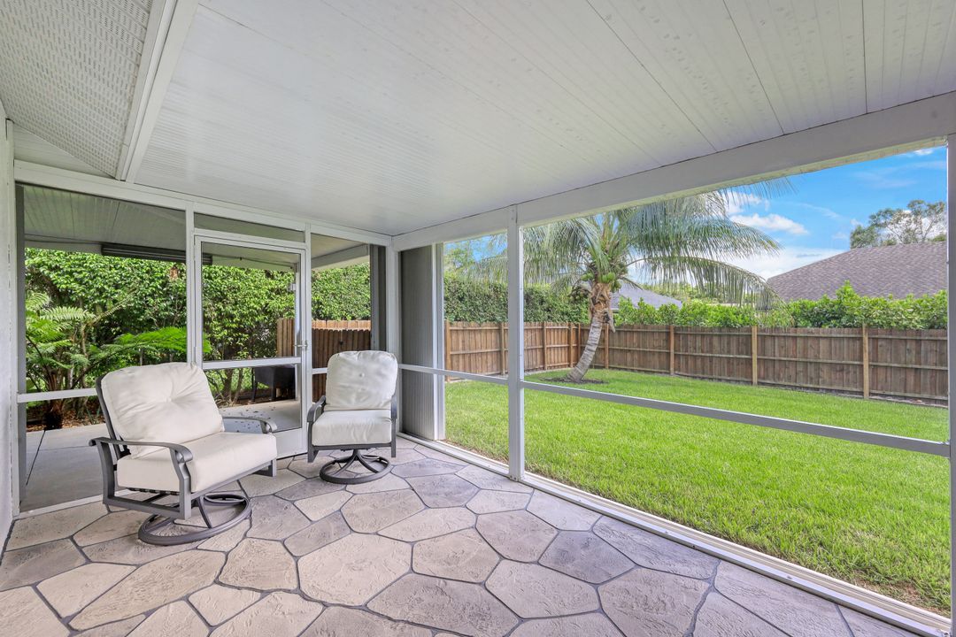 282 Madison Dr, Naples, FL 34110