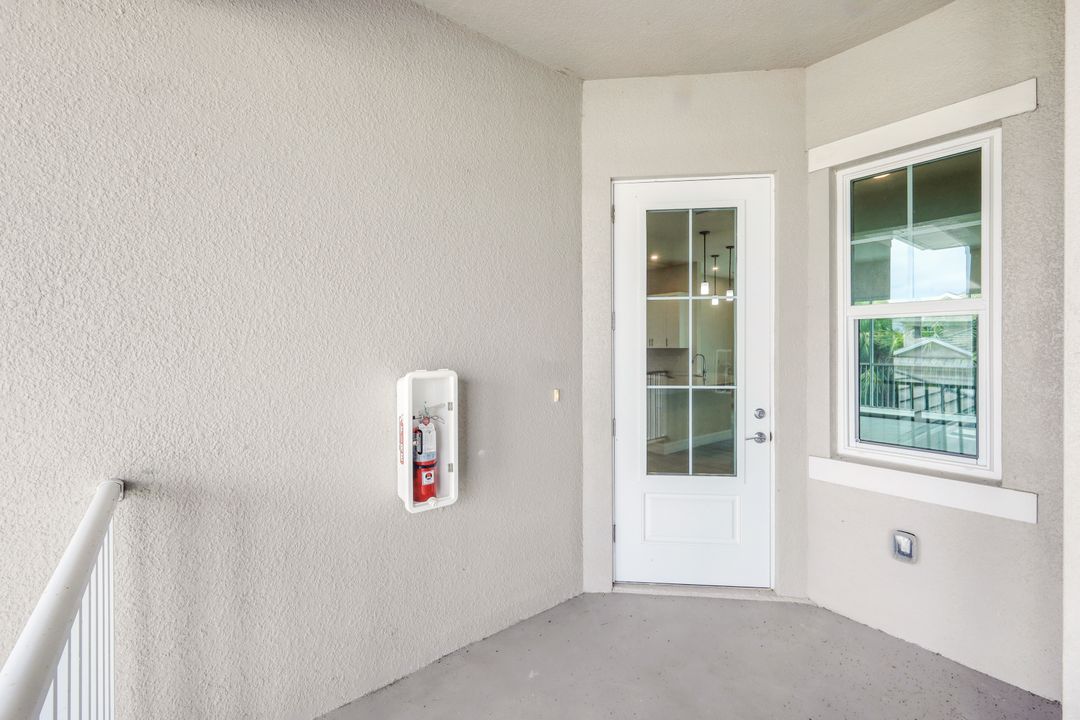 280 Antilles Wy E #101, Naples, FL 34112