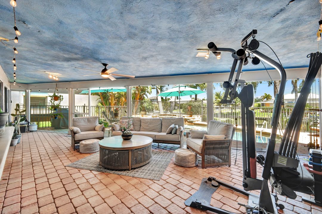 703 SE 33rd Terrace, Cape Coral, FL 33904