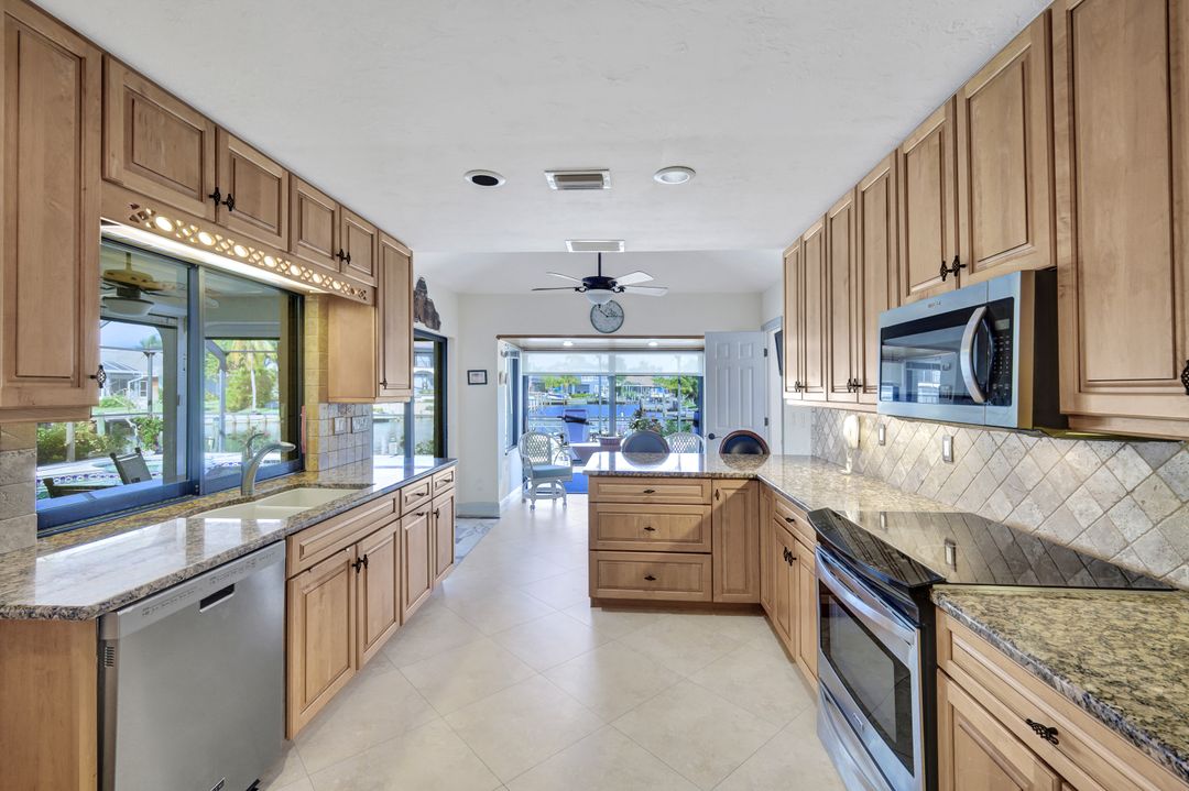 1874 Apataki Ct, Marco Island, FL 34145