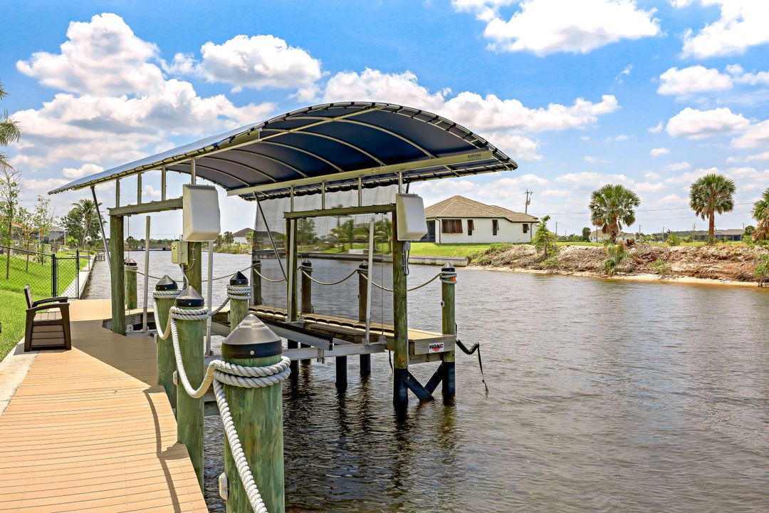 4208 NW 39th Ln, Cape Coral, FL 33993