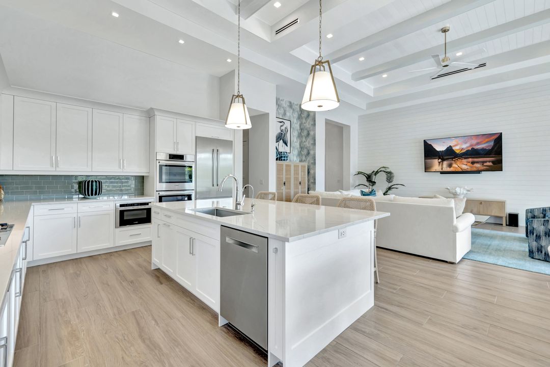 3344 Kumamoto Ln, Naples, FL 34114