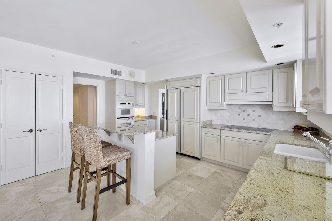 8171 Bay Colony Dr #1704, Naples, FL 34108