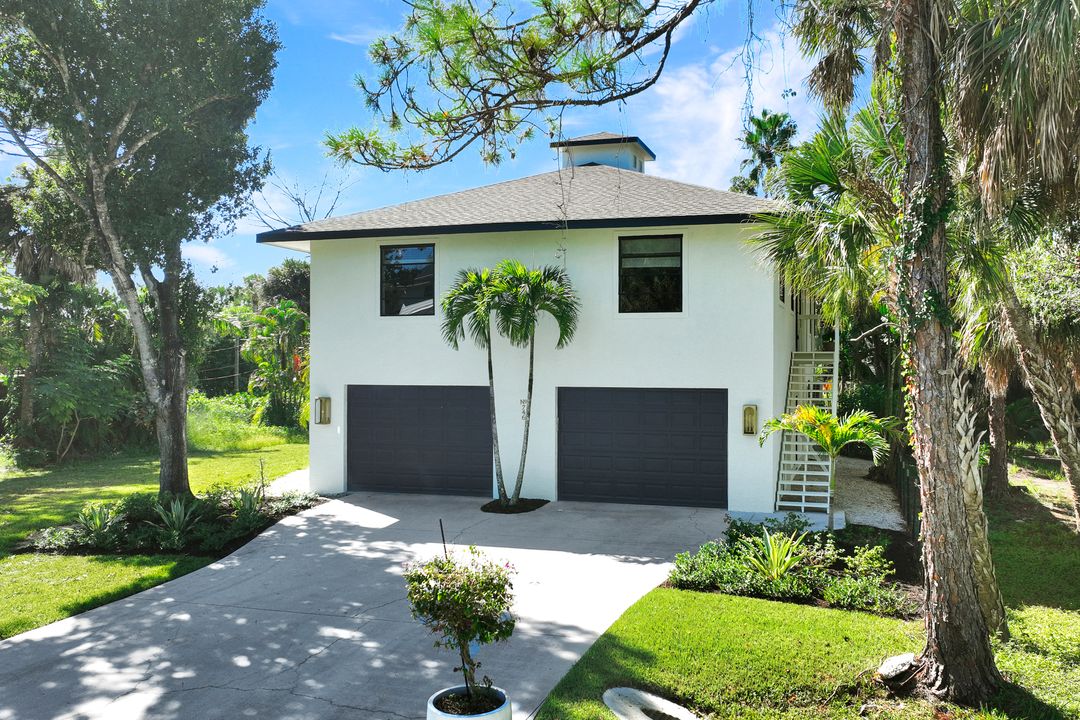746 Park Ave, Naples, FL 34110