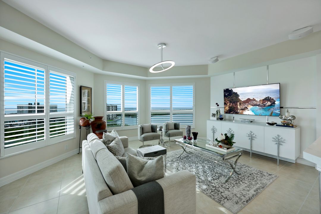 295 Grande Way #801, Naples, FL 34110