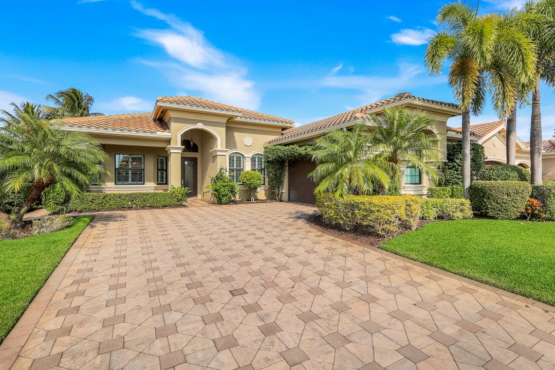 3917 Glacier Ct, Naples, FL 34119