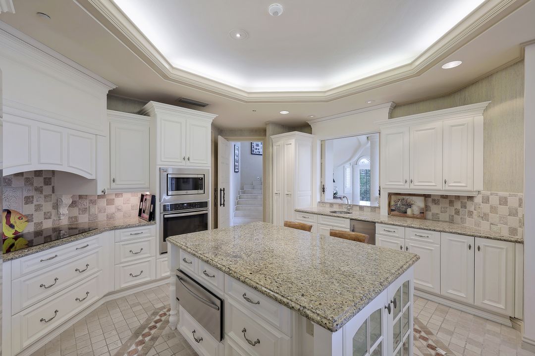 7425 Bay Colony Dr, Naples, FL 34108