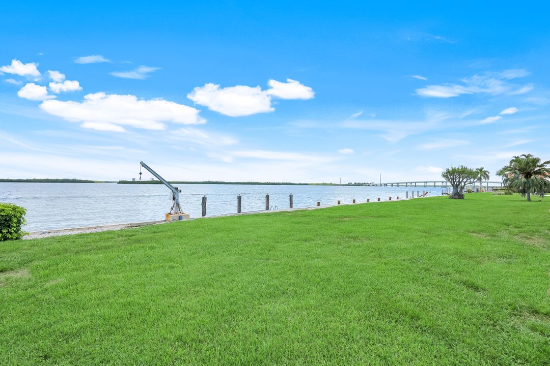1268 Laurel Ct, Marco Island, FL 34145